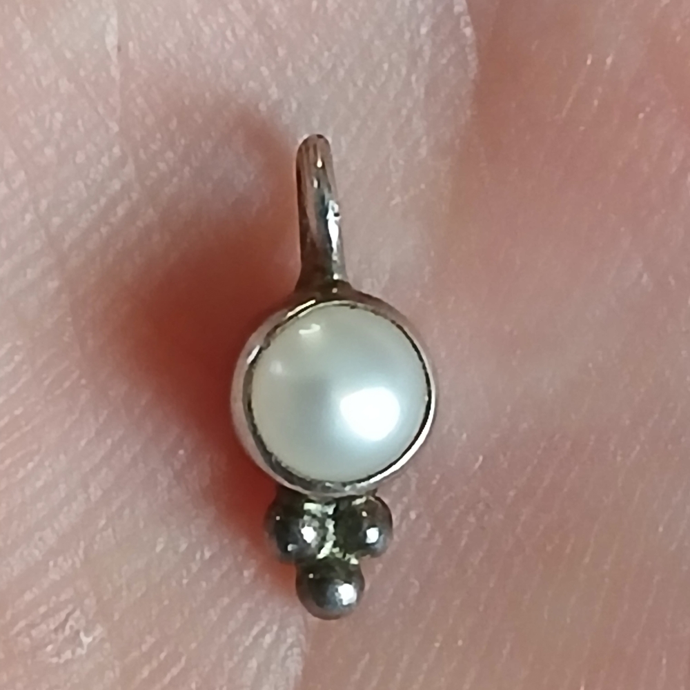 10$ Jewlery Vintage  925 Silver Genuine Pearl Cabachon Finding Pendant 0.4 grams